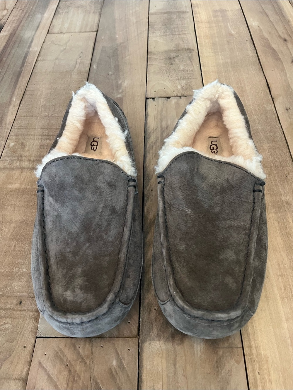 UGG Men's Ascot Brown Suede Sheepskin Lined Slipper Loafer Size 10